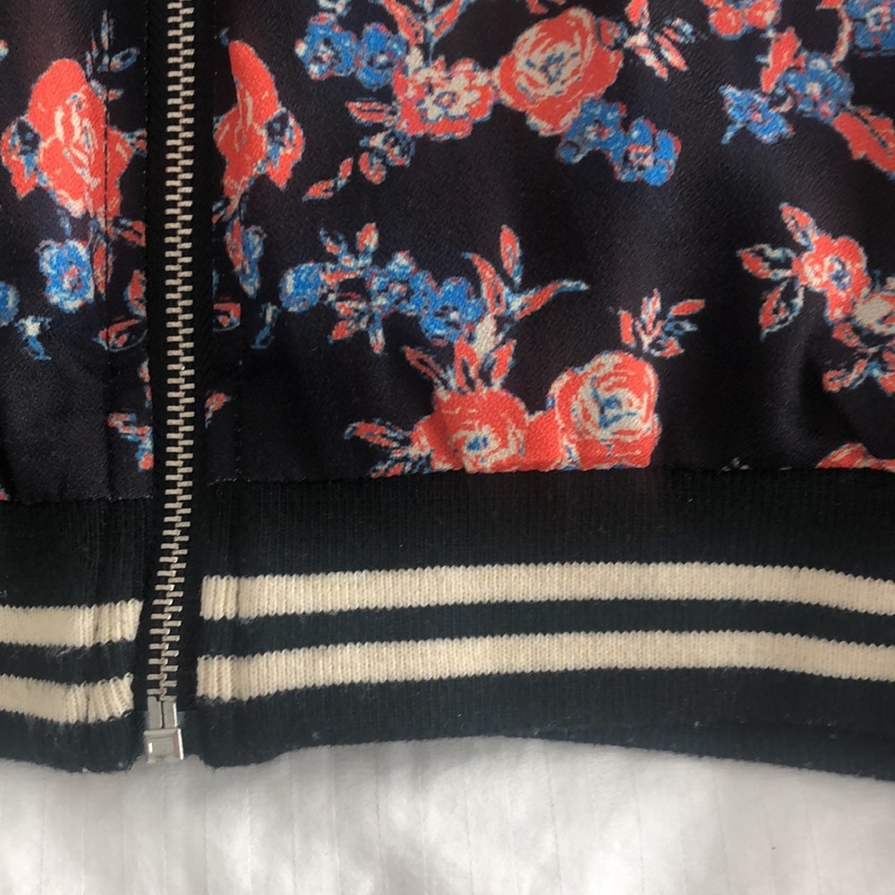 C & V Jacket - Picture 5 of 5